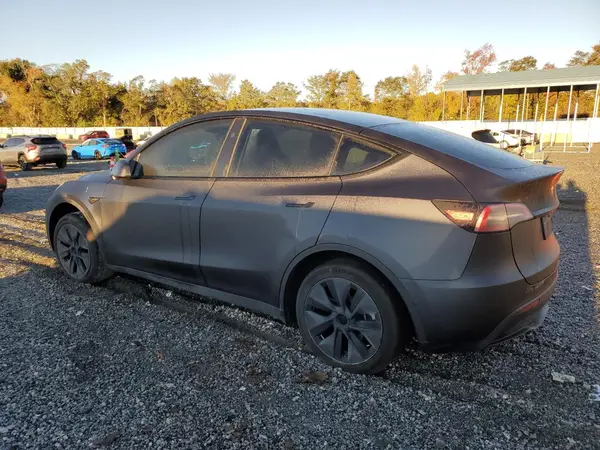 7SAYGDED2RF095759 2024 TESLA MODEL Y - Image 2