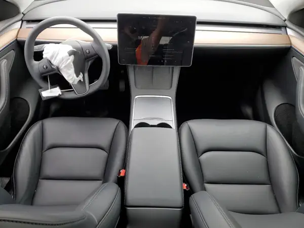 7SAYGDED2RF095762 2024 TESLA MODEL Y - Image 8