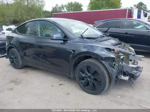 7SAYGDED2RF098452 2024 TESLA MODEL Y - Image 1