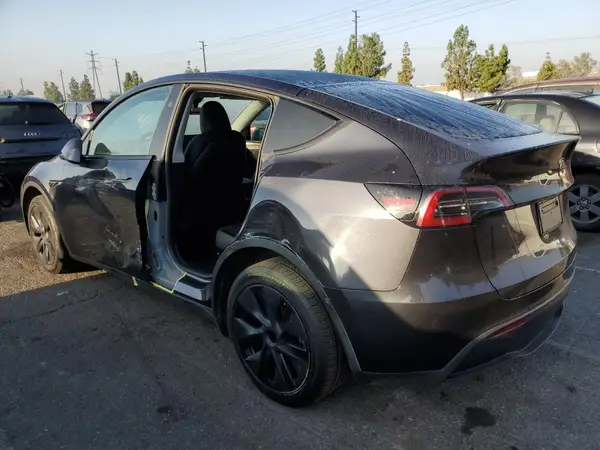 7SAYGDED2RF103181 2024 TESLA MODEL Y - Image 2