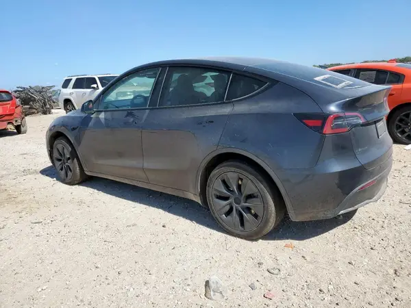 7SAYGDED2RF107926 2024 TESLA MODEL Y - Image 2