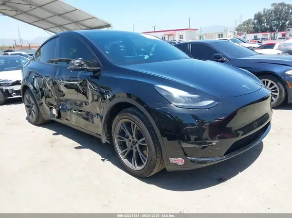 7SAYGDED2RF111670 2024 TESLA MODEL Y - Image 1