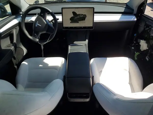7SAYGDED2RF121910 2024 TESLA MODEL Y - Image 8