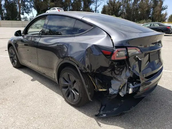 7SAYGDED2RF126105 2024 TESLA MODEL Y - Image 2