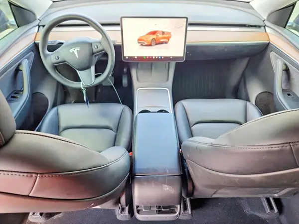 7SAYGDED2RF155667 2024 TESLA MODEL Y - Image 8