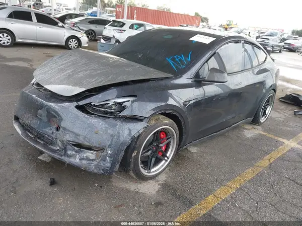 7SAYGDED2RF157693 2024 TESLA MODEL Y - Image 2