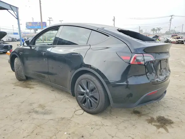 7SAYGDED2RF158939 2024 TESLA MODEL Y - Image 2