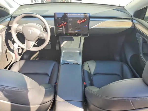 7SAYGDED2RF164076 2024 TESLA MODEL Y - Image 8