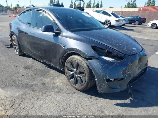 7SAYGDED2RF182142 2024 TESLA MODEL Y - Image 1