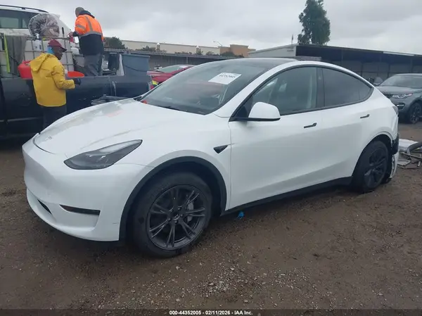7SAYGDED2RF192217 2024 TESLA MODEL Y - Image 2