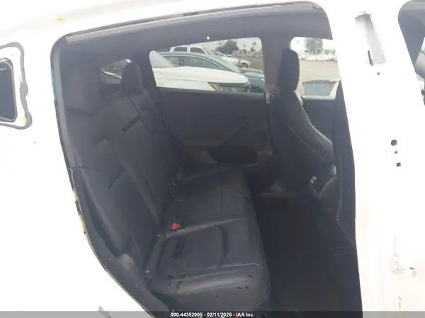 7SAYGDED2RF192217 2024 TESLA MODEL Y - Image 8