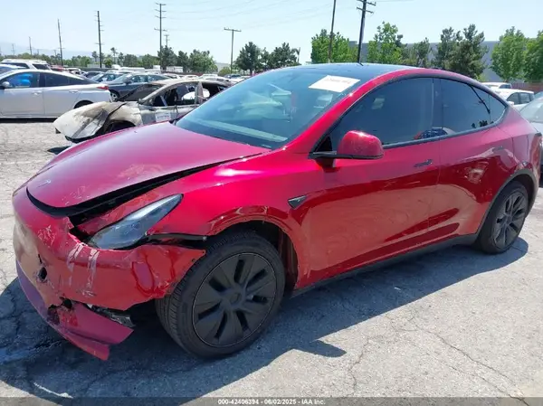 7SAYGDED2RF194114 2024 TESLA MODEL Y - Image 2