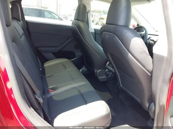 7SAYGDED2RF194114 2024 TESLA MODEL Y - Image 8