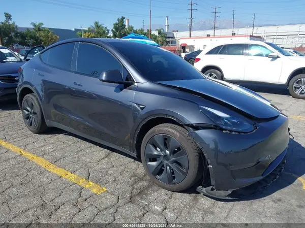 7SAYGDED2RF198566 2024 TESLA MODEL Y - Image 1