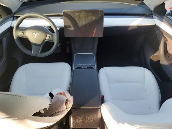 7SAYGDED2RF204690 2024 TESLA MODEL Y - Image 8