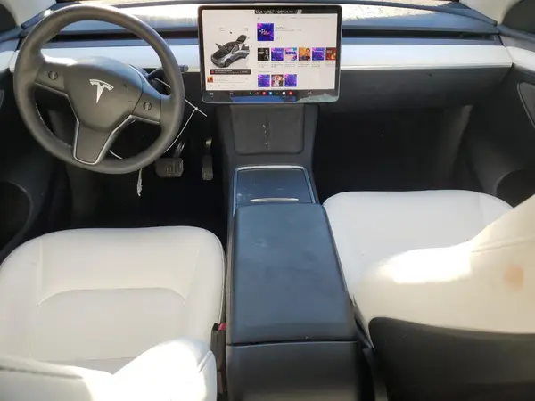 7SAYGDED2RF205158 2024 TESLA MODEL Y - Image 8