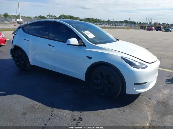 7SAYGDED2RF206990 2024 TESLA MODEL Y - Image 1