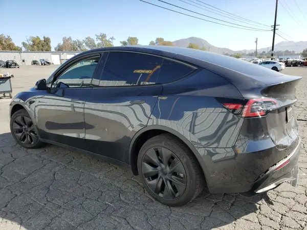 7SAYGDED2RF207587 2024 TESLA MODEL Y - Image 2