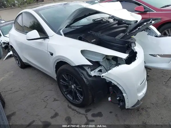 7SAYGDED2RF207783 2024 TESLA MODEL Y - Image 1
