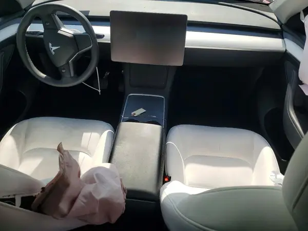 7SAYGDED2RF208318 2024 TESLA MODEL Y - Image 8