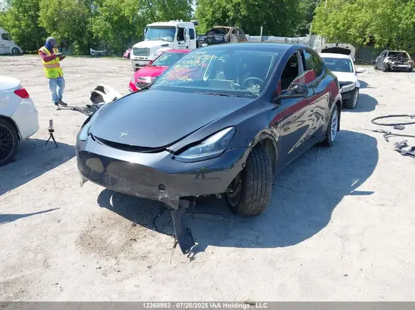 7SAYGDED2RF990104 2024 TESLA MODEL Y - Image 2