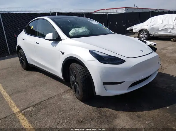 7SAYGDED2SA337839 2025 TESLA MODEL Y - Image 1