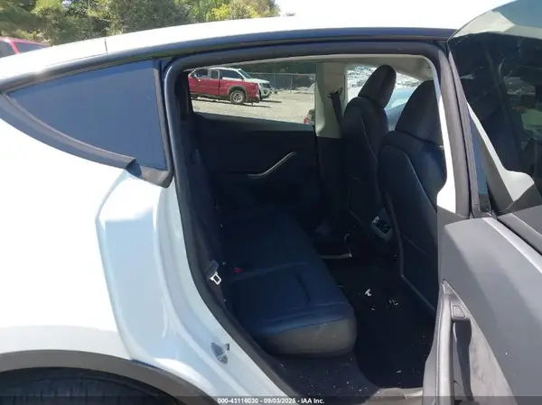 7SAYGDED2SA357122 2025 TESLA MODEL Y - Image 8
