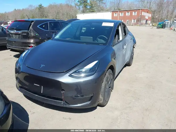 7SAYGDED2SA369092 2025 TESLA MODEL Y - Image 2