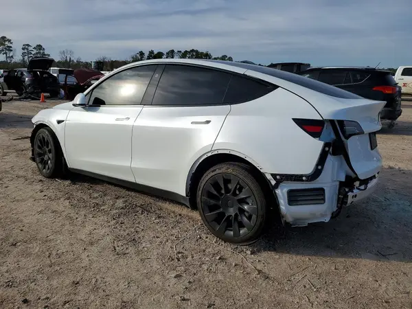 7SAYGDED2SA371571 2025 TESLA MODEL Y - Image 2