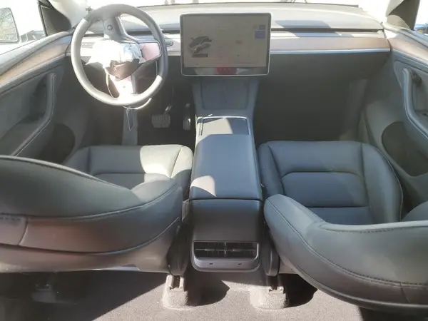 7SAYGDED2SA373756 2025 TESLA MODEL Y - Image 8