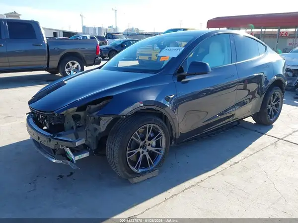 7SAYGDED2SA374034 2025 TESLA MODEL Y - Image 2