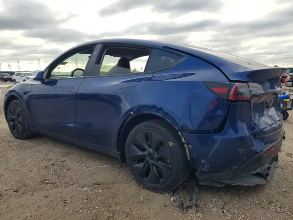 7SAYGDED2SA376575 2025 TESLA MODEL Y - Image 2