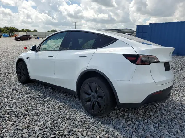 7SAYGDED2SA377225 2025 TESLA MODEL Y - Image 2