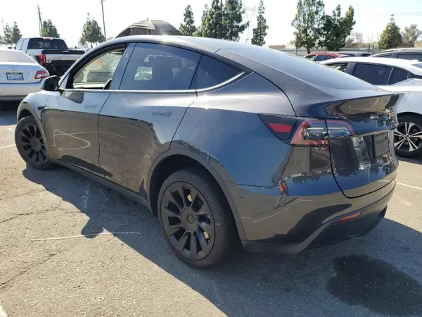 7SAYGDED2SF218708 2025 TESLA MODEL Y - Image 2