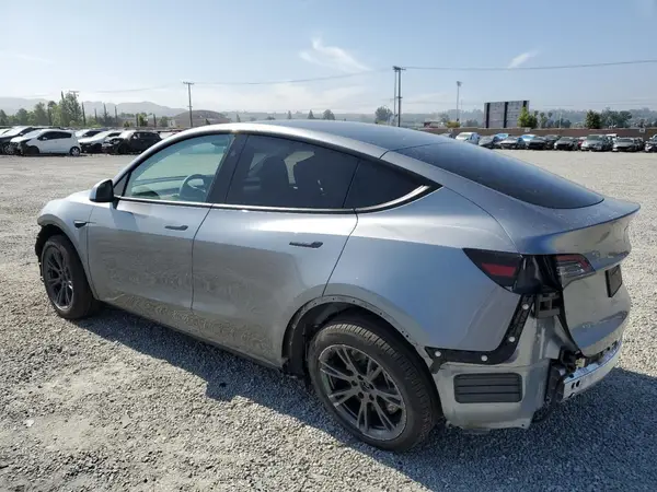 7SAYGDED2SF219468 2025 TESLA MODEL Y - Image 2