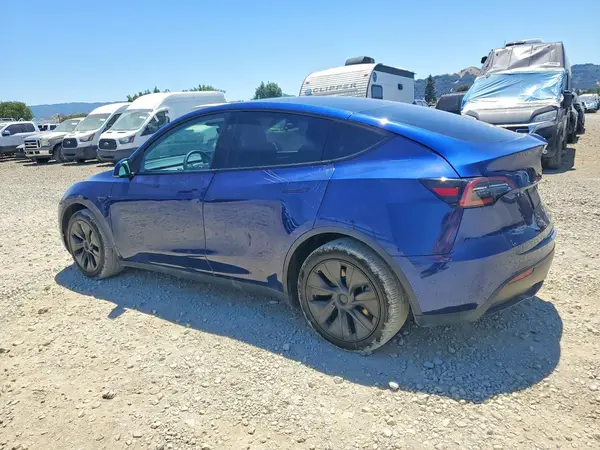 7SAYGDED2SF221835 2025 TESLA MODEL Y - Image 2