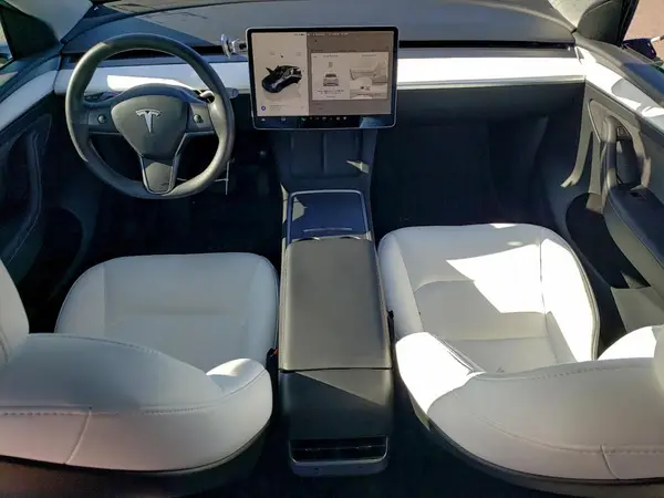 7SAYGDED2SF226565 2025 TESLA MODEL Y - Image 8