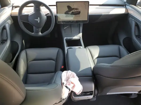 7SAYGDED2SF226811 2025 TESLA MODEL Y - Image 8