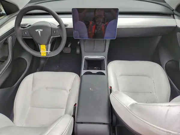 7SAYGDED2SF228221 2025 TESLA MODEL Y - Image 8