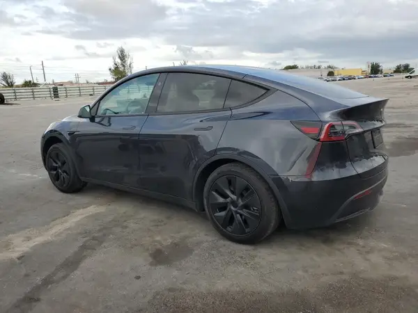 7SAYGDED2SF233791 2025 TESLA MODEL Y - Image 2