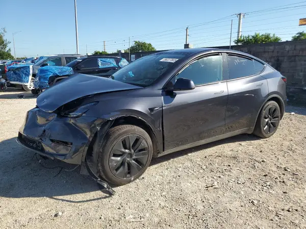 7SAYGDED2SF245519 2025 TESLA MODEL Y - Image 1