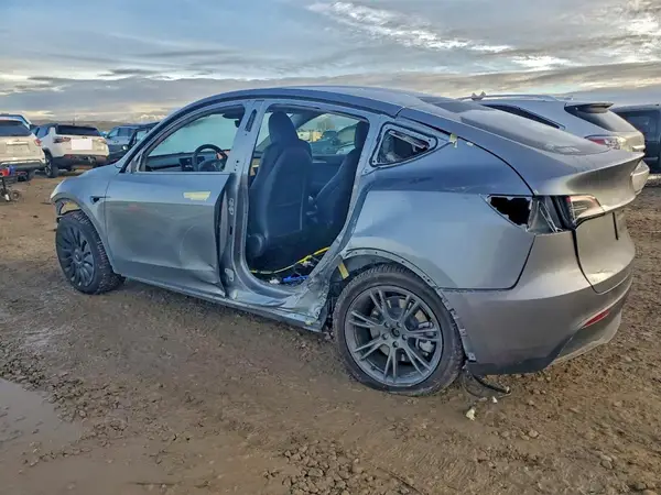 7SAYGDED2SF246430 2025 TESLA MODEL Y - Image 2