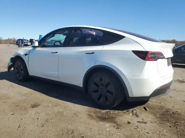 7SAYGDED2SF248713 2025 TESLA MODEL Y - Image 2