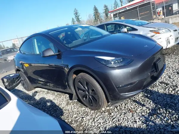 7SAYGDED2SF249313 2025 TESLA MODEL Y - Image 1