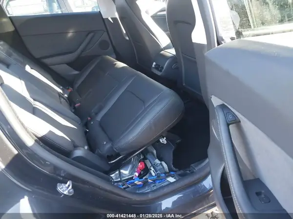 7SAYGDED2SF249313 2025 TESLA MODEL Y - Image 8