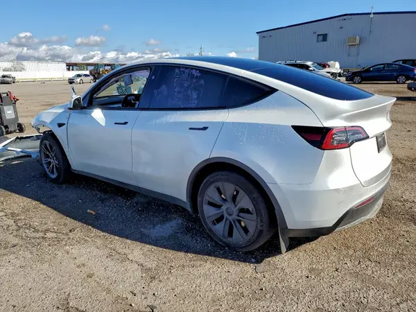 7SAYGDED2SF254429 2025 TESLA MODEL Y - Image 2