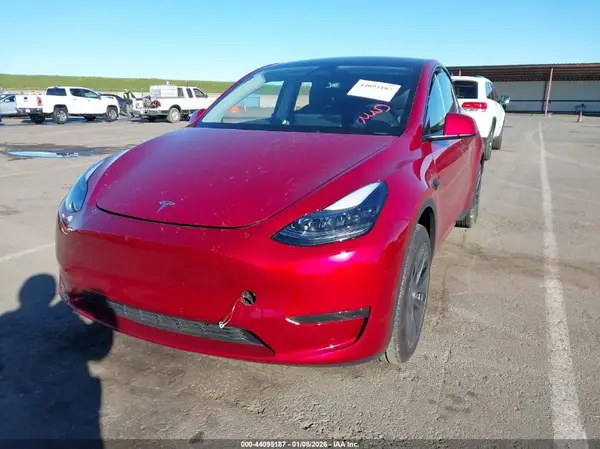 7SAYGDED2SF255080 2025 TESLA MODEL Y - Image 2