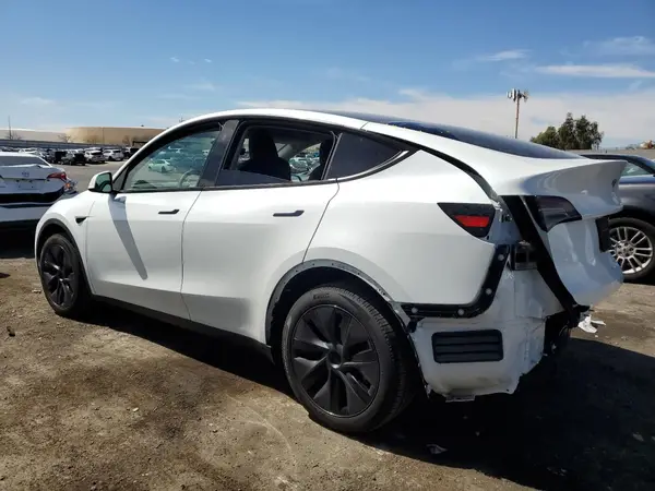7SAYGDED2SF258139 2025 TESLA MODEL Y - Image 2