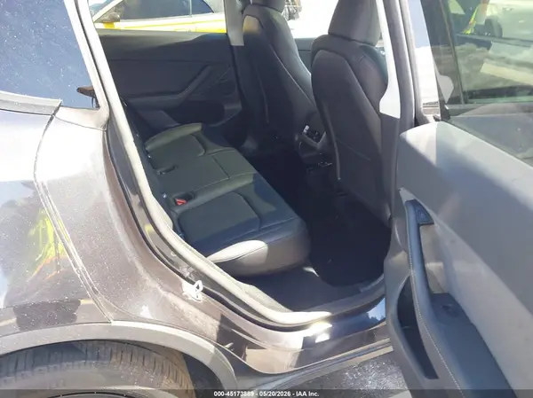 7SAYGDED2SF263289 2025 TESLA MODEL Y - Image 8