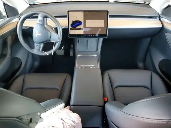 7SAYGDED2SF274082 2025 TESLA MODEL Y - Image 8